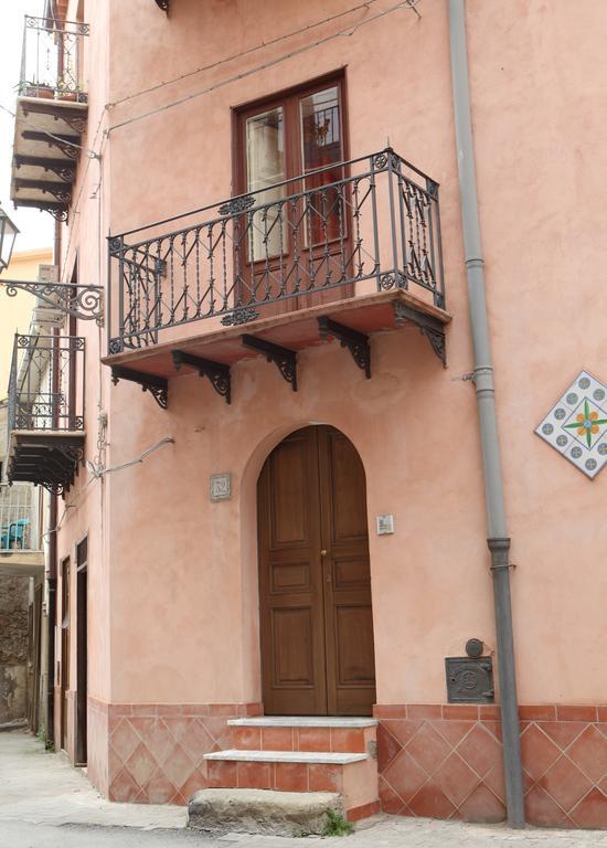 Apartmán Casa Luigi Sergio - Affitto Breve Santo Stefano di Camastra Pokoj fotografie